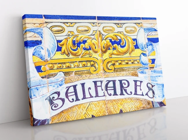 wytwory_obraz_azulejos z napisem Baleares, nawiązującym do hiszpańskiego archipelagu Balearów na Morzu Śródziemnym.jpg
