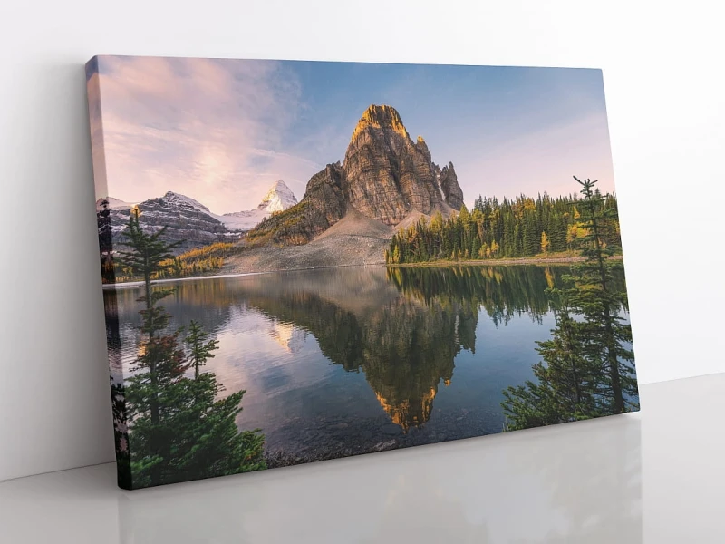 OBRAZ NA PŁÓTNIE kanada, widok znad jeziora sunburst na górę mount assiniboine